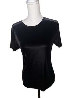 Specialty Collection Velvet Tee Size M Black